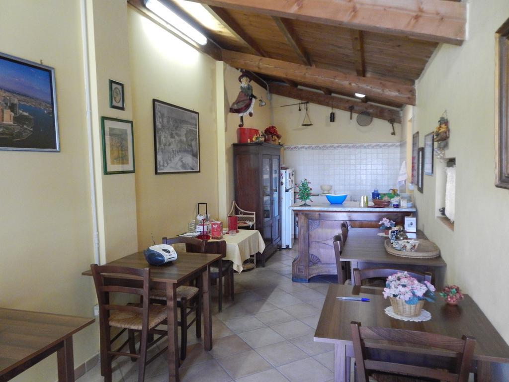 Residence Il Colle Collestrada Bagian luar foto