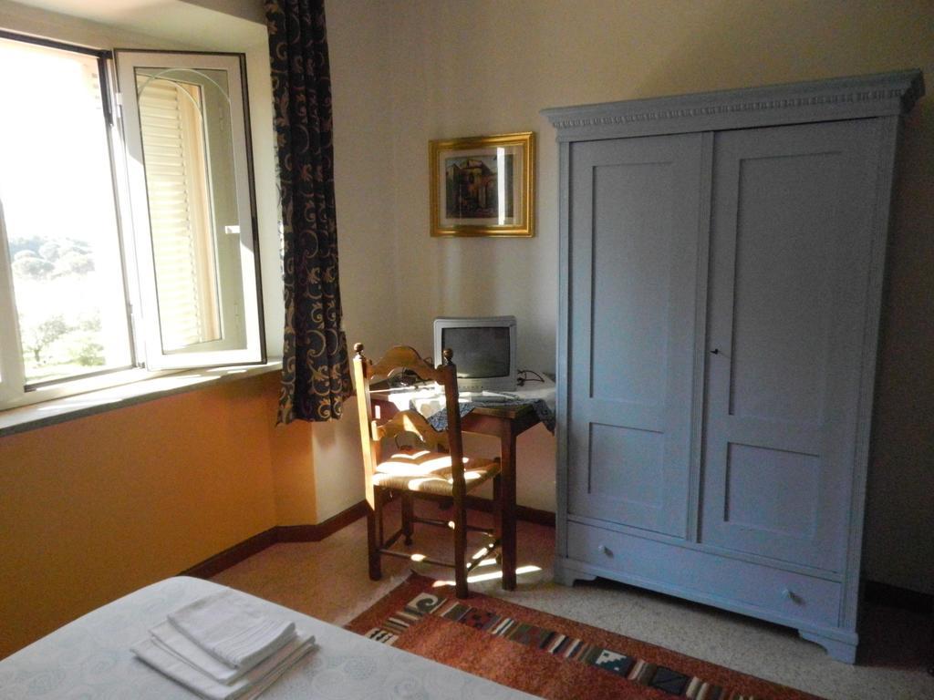 Residence Il Colle Collestrada Ruang foto