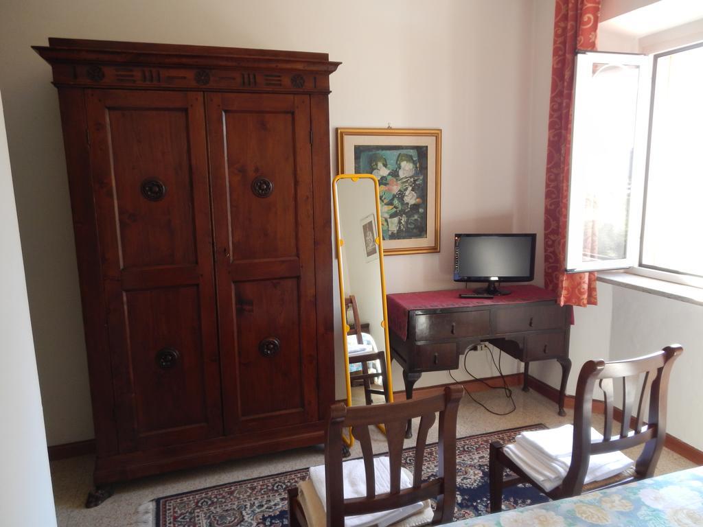 Residence Il Colle Collestrada Ruang foto