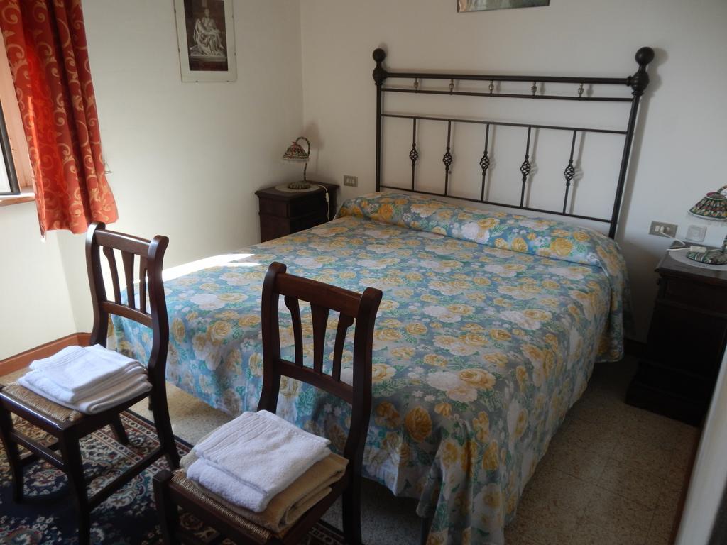 Residence Il Colle Collestrada Ruang foto
