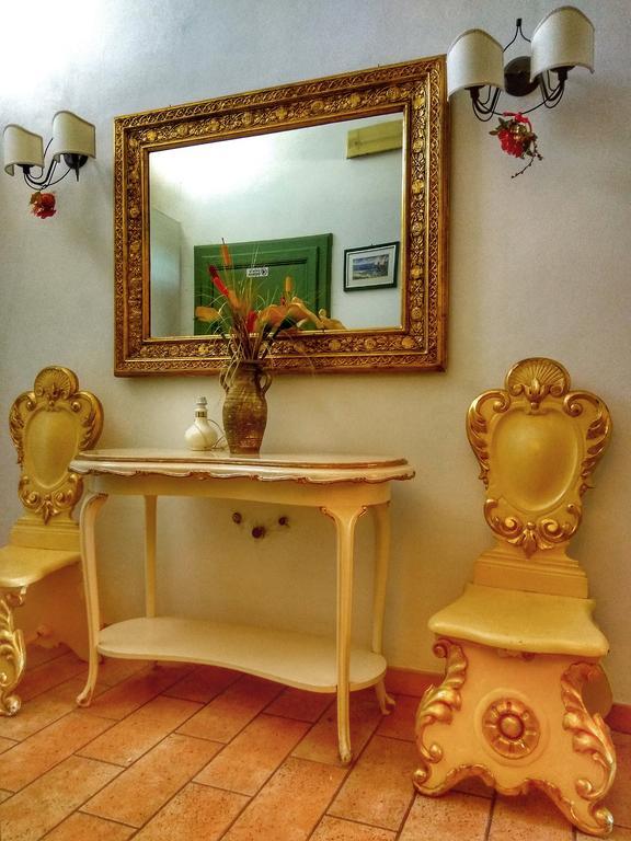 Residence Il Colle Collestrada Bagian luar foto