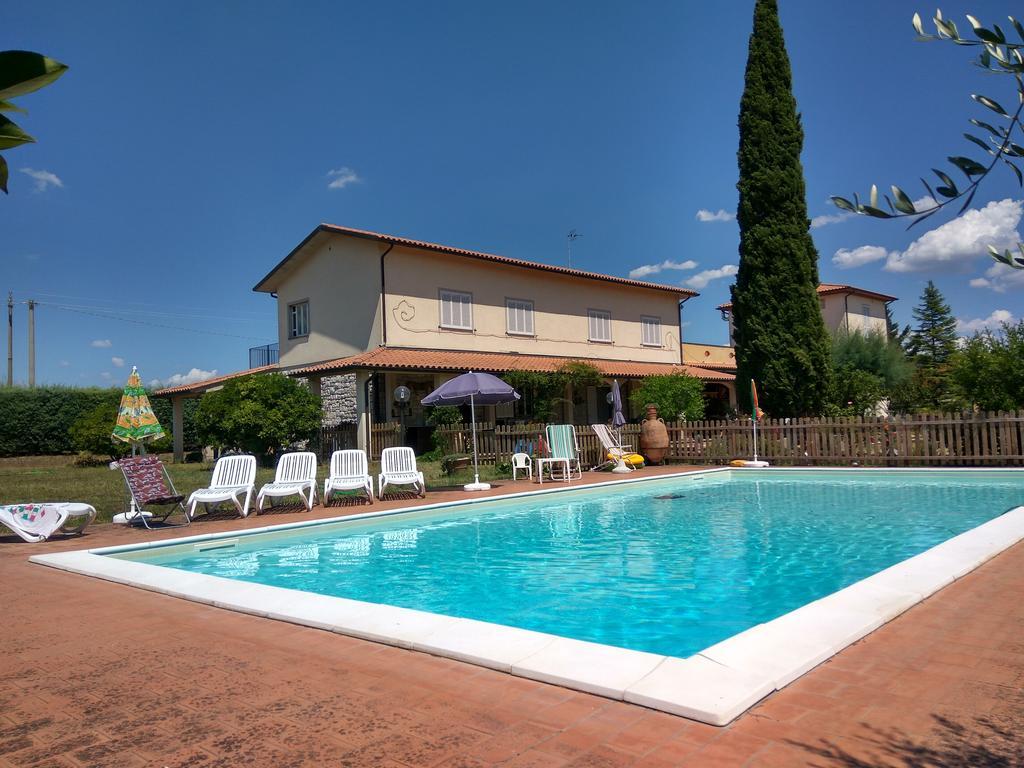 Residence Il Colle Collestrada Bagian luar foto