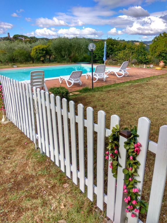Residence Il Colle Collestrada Bagian luar foto